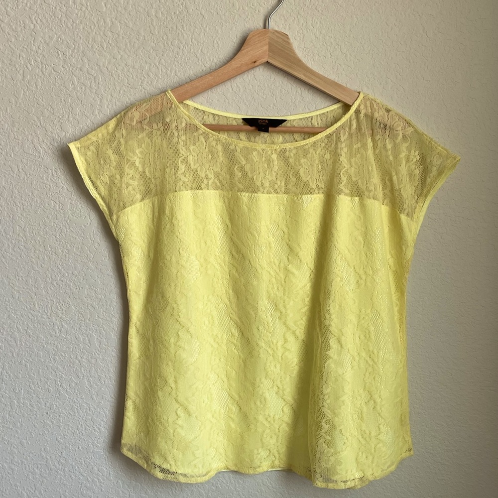 Yellow lacy blouse - Large
